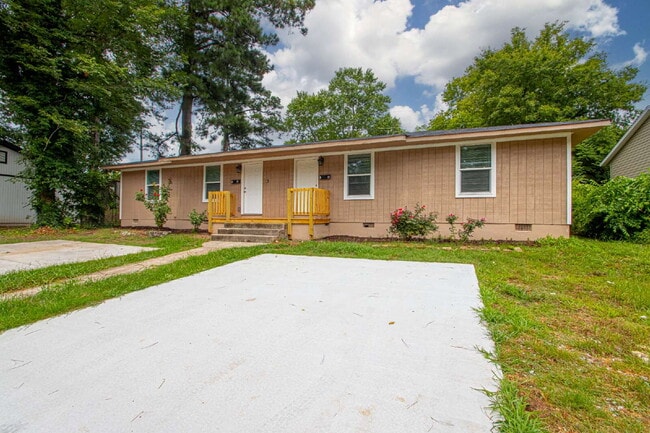 Building Photo - For Rent: Spacious Studio with 2 Baths in ...
