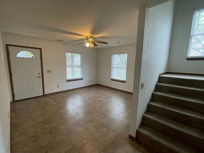 Building Photo - 1218 Yuma #1, Manhattan KS