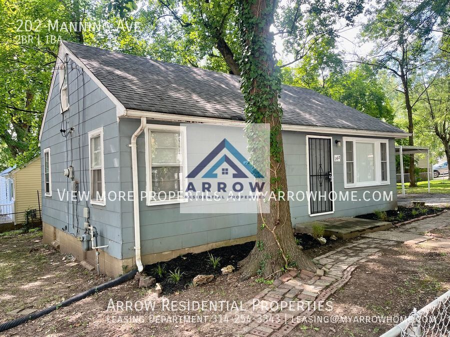 Primary Photo - 202 Manning Ave