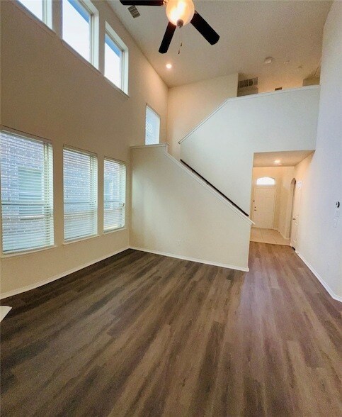 Foto del edificio - 1510 Alamandine Ave