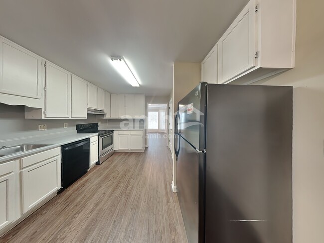 Foto del edificio - 1613 Cumberland Club Rd SW