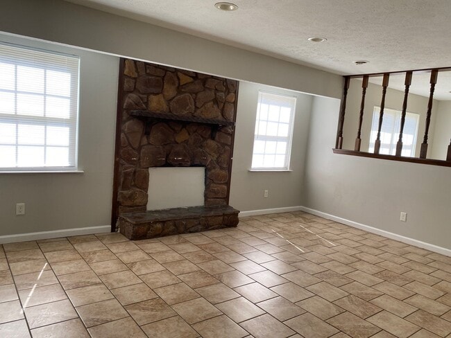 Building Photo - 40 Tracewood Cv