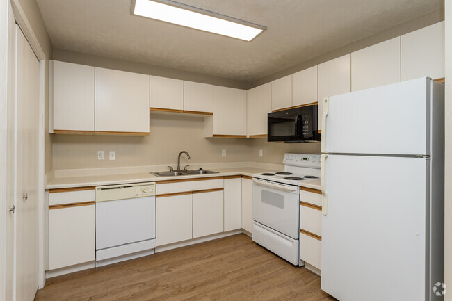 1BR, 1BA - 1C - Sandridge Apartments