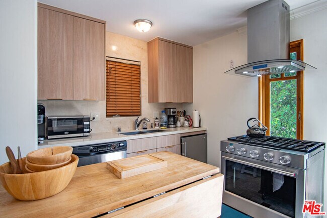 Foto del edificio - 8298 Presson Pl