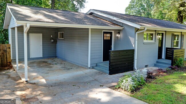 Building Photo - 4985 Crowe Dr SE