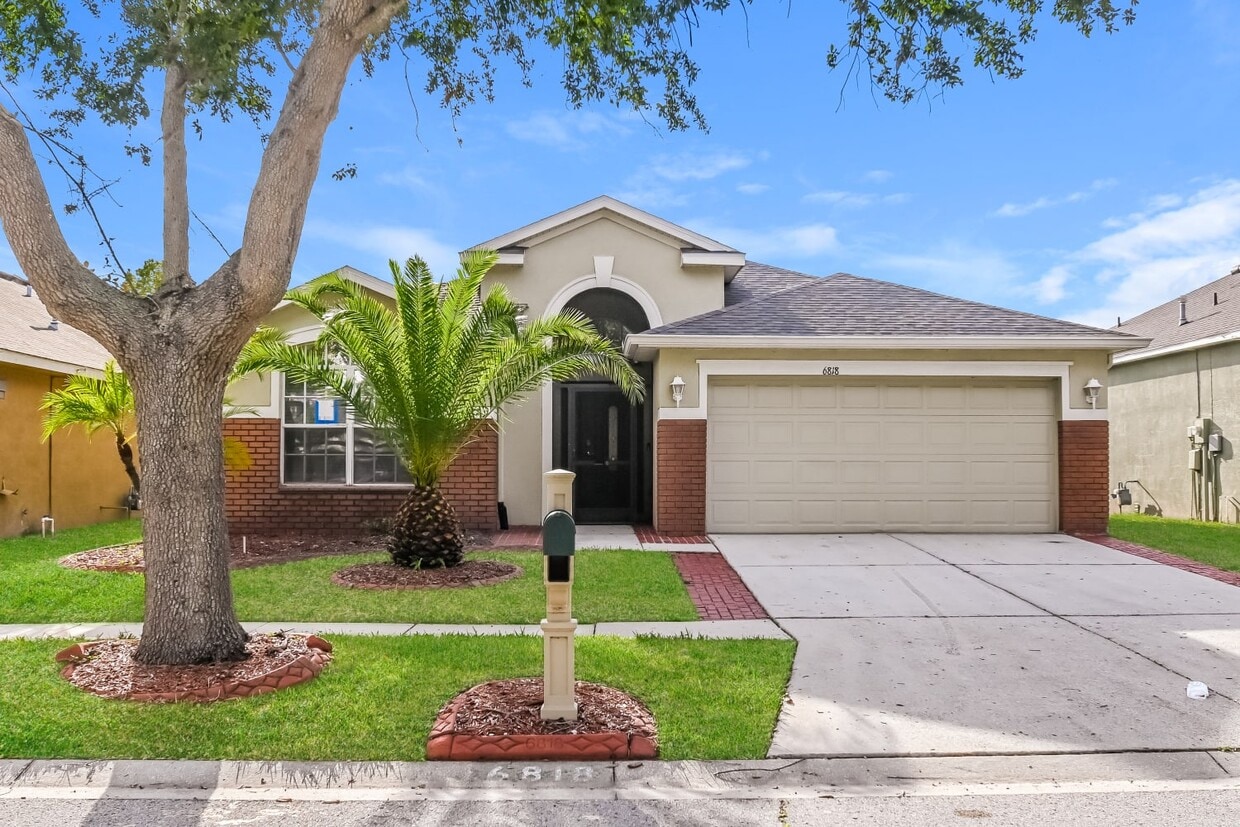 6818 Monarch Park Dr House Rental in Apollo Beach, FL