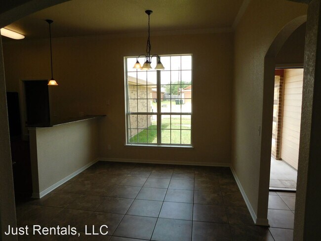 Building Photo - 3 br, 2 bath House - 304 W Little Dipper Dr.