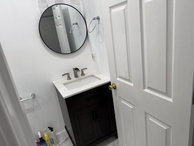 Foto del edificio - 48 1/2 3rd St