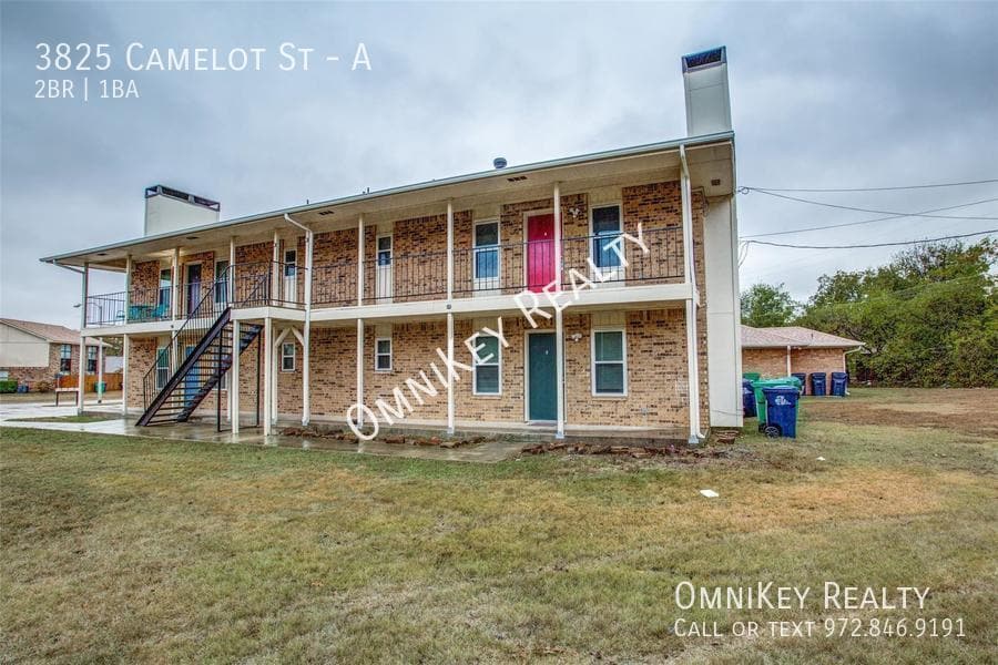Primary Photo - 3825 Camelot St