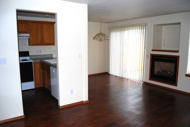 Foto del edificio - 3 Bedroom 2.5 Bath Town Home Dundee OR