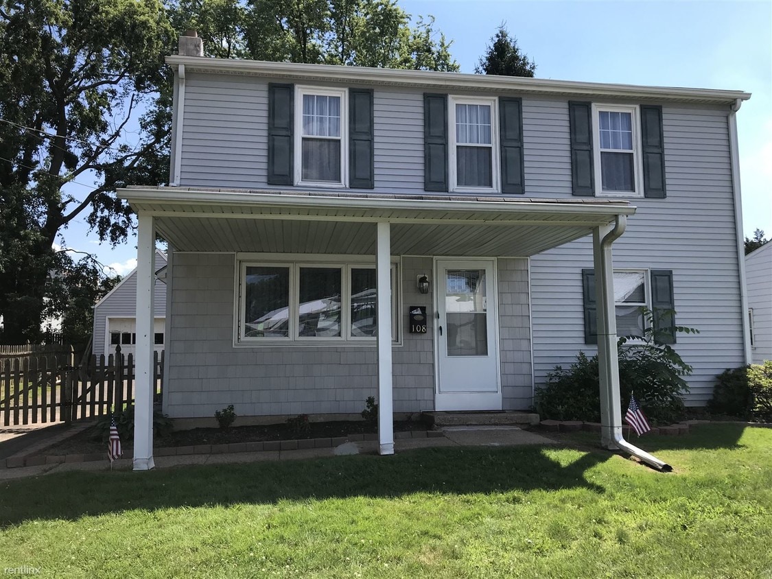Primary Photo - 4 br, 1.5 bath House - 108 Meadowbrook Ave