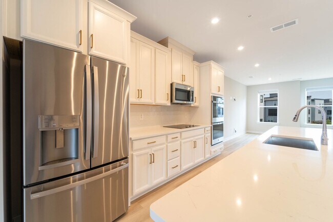 Building Photo - 3 BD 2.5 BA Townhome in Ashburn Station