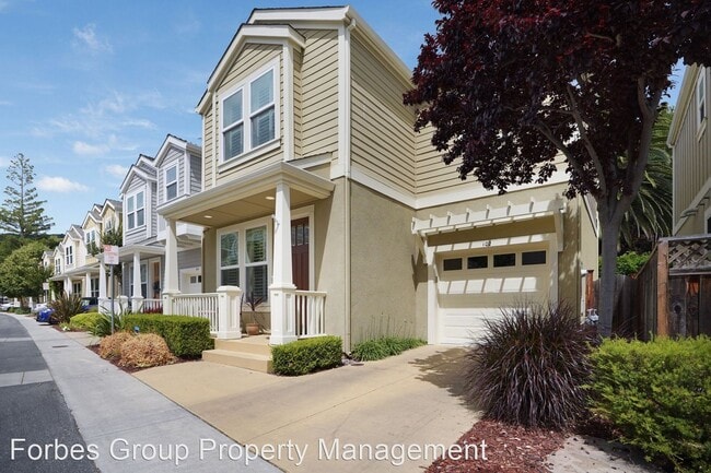 Building Photo - 2 br, 2.5 bath House - 102 Creekside Villa...