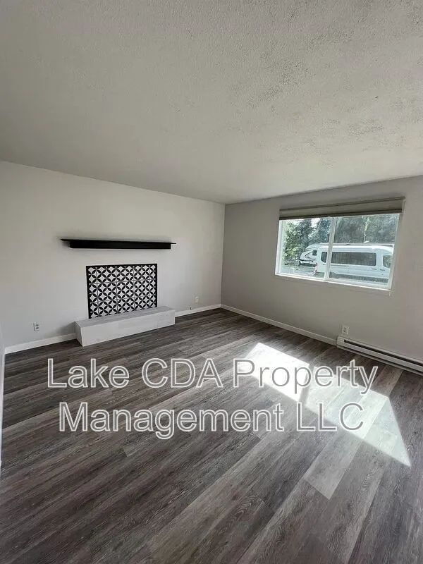 Foto del edificio - 1099 Woolsey Dr