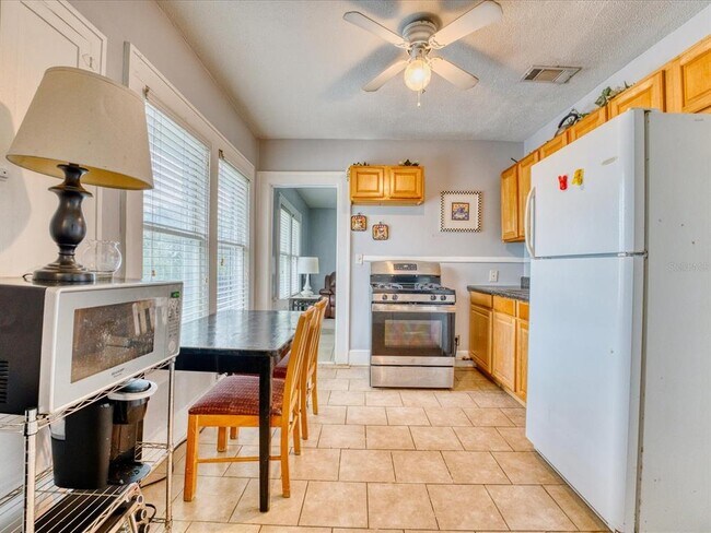 Building Photo - 1741 1st St S