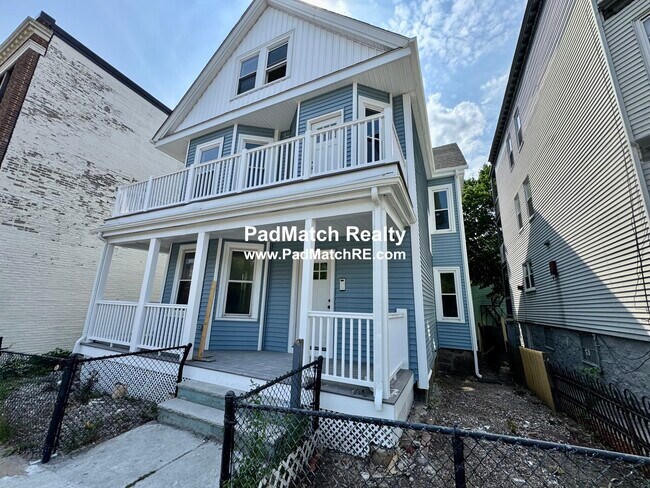 Foto del edificio - 805 Blue Hill Ave