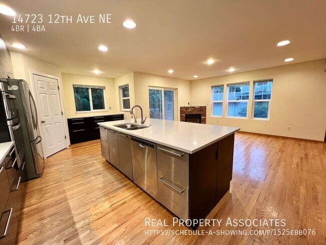 Building Photo - 14723 12th Ave NE