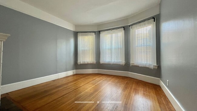 Building Photo - Charming Duplex Lower Unit – 2bd 1ba Nestl...