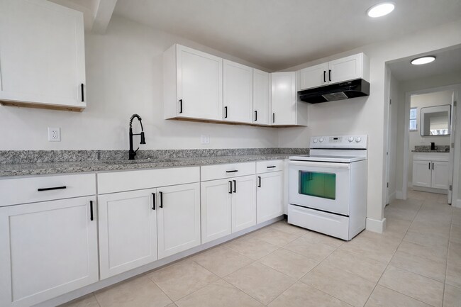 Photo - Karlov St Tri-Plex Apartment