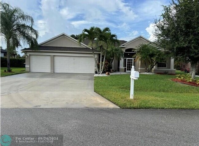 Building Photo - 2811 Serenity Cir S