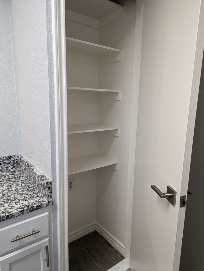 Foto del edificio - 8511 Westover Ct