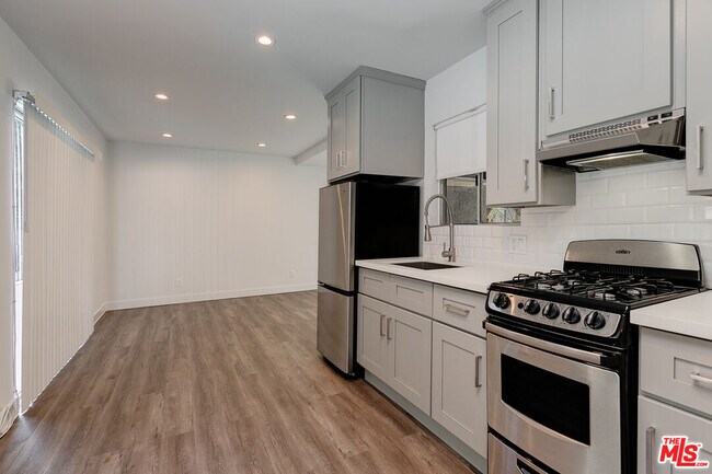 Foto del edificio - 4136 Grand View Blvd