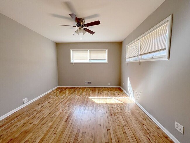 Foto del edificio - 7702 E 112th St