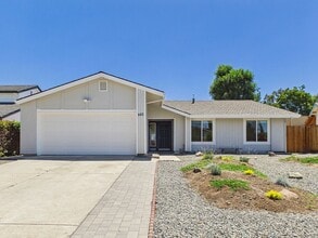 Building Photo - 442 Fontanelle Dr