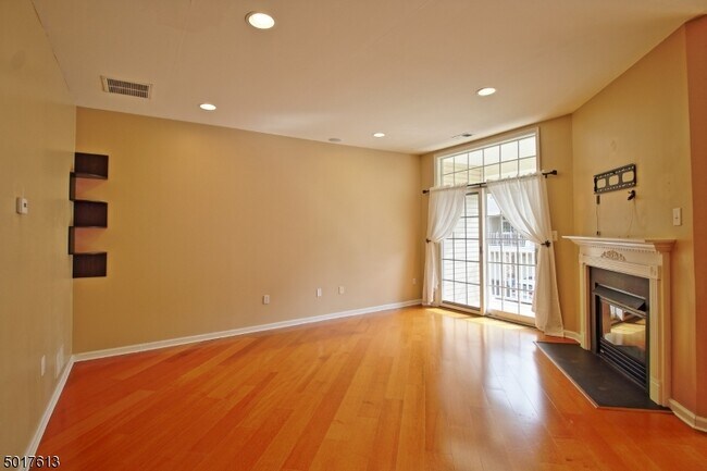 Foto del edificio - 614 Kensington Ln