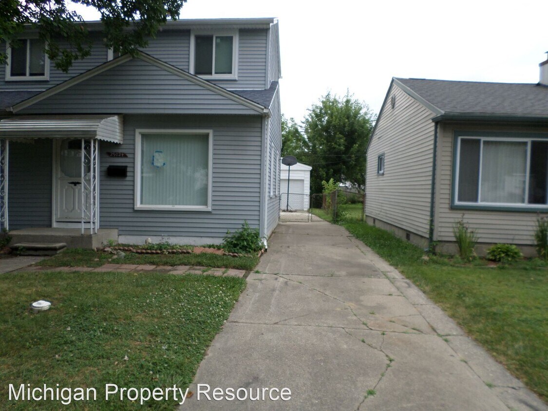 4 br, 2 bath House 29024 Dawson Street House Rental in Garden City