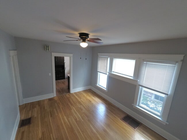 Dining Room - 1032 W 30th St