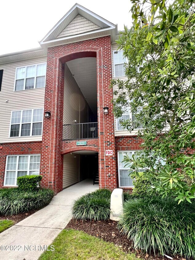 2820 Bloomfield Ln Unit 307, Wilmington, NC 28412 Condo for Rent in