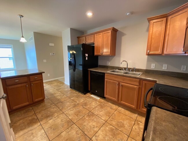 Building Photo - 1427 Springbrook Dr