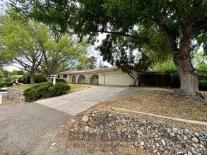 Building Photo - 13460 S Hills Dr