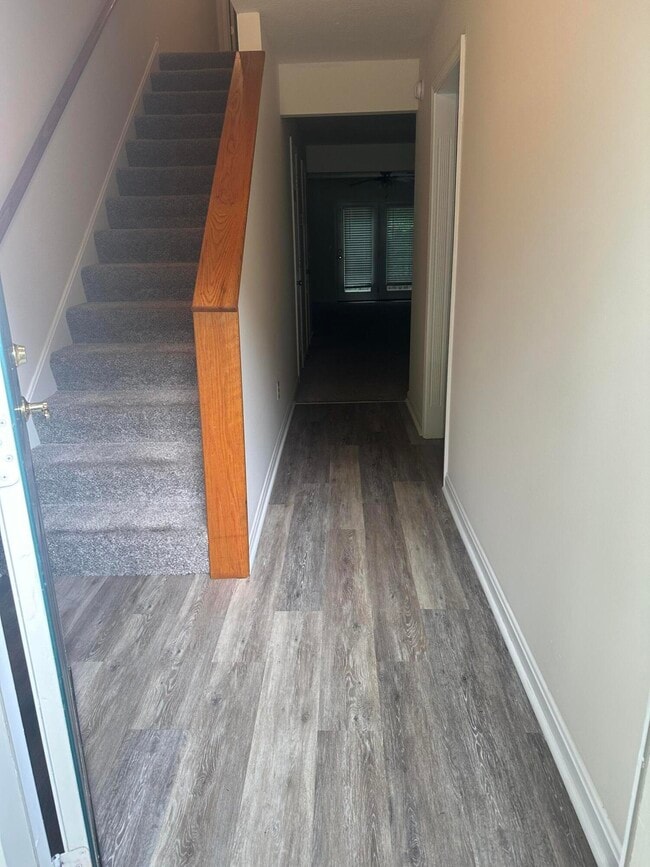 Building Photo - 1017 Smither Dr