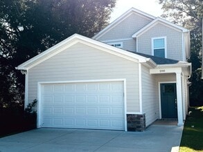 Building Photo - 200 Cottage Ct