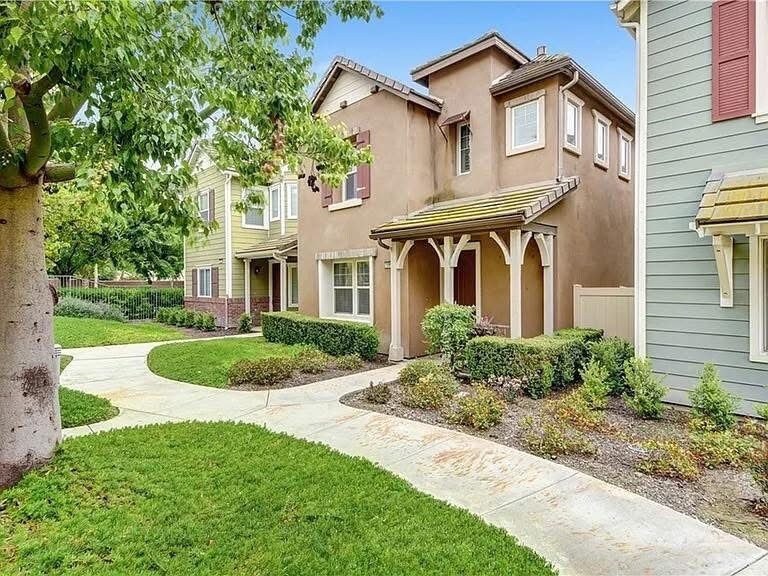 Foto principal - 15953 Begonia Ave