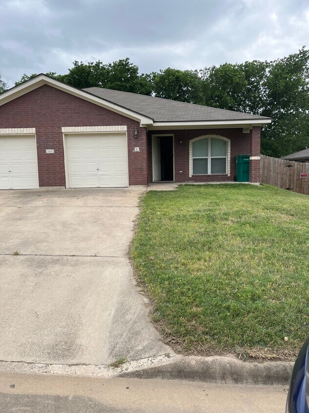 314 Jeff Gordon Dr Unit B, Harker Heights, TX 76548 Condo for Rent in