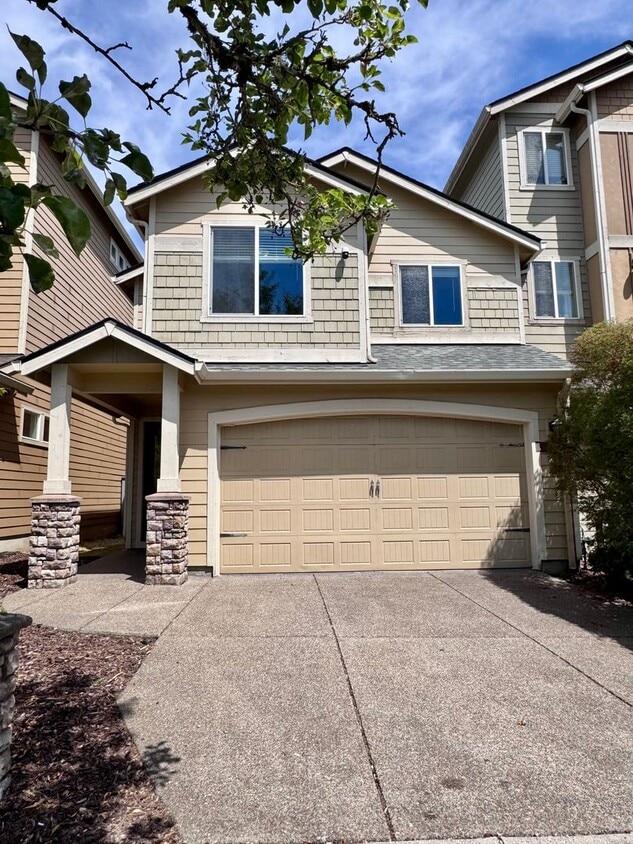 COMING SOON! GORGEOUS Townhome... LOCATION , LOCATION near Peace Health Hospital - COMING SOON! GORGEOUS Townhome...  LOCATION , LOCATION near Peace Health Hospital