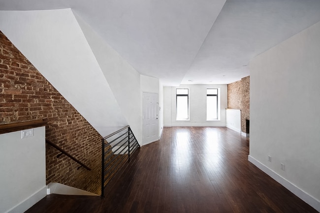 Photo - 751 Quincy St Townhome