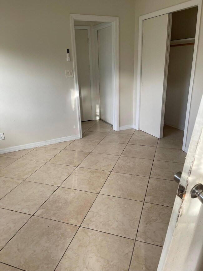 Foto del edificio - 2300 NE 5th Ave