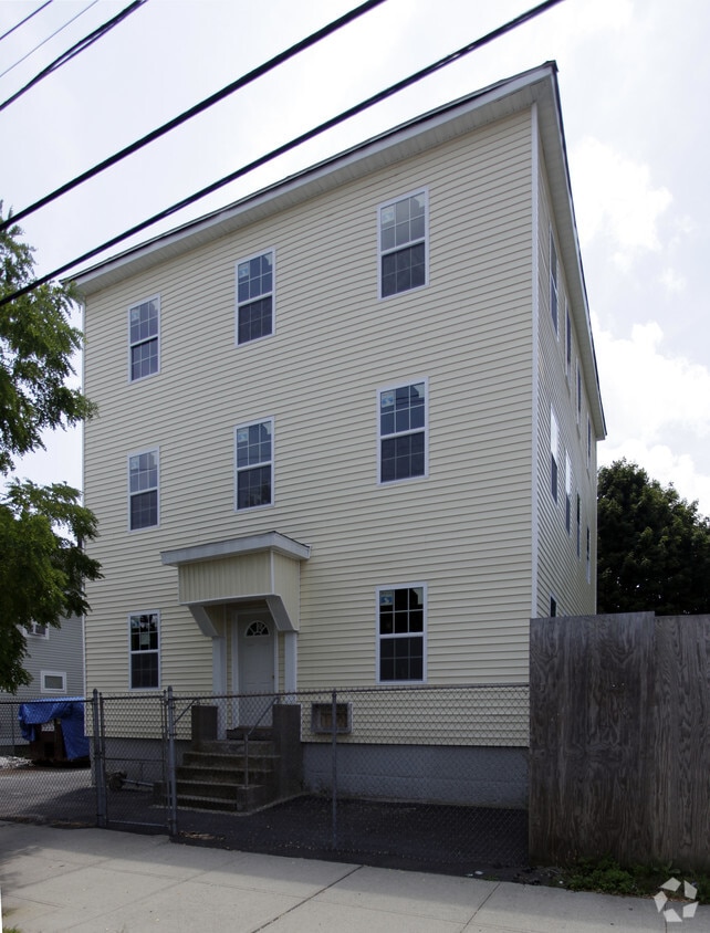 Building Photo - 38 Bridgham St