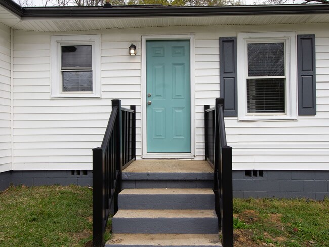 Foto del edificio - Newly renovated home in Burlington NC