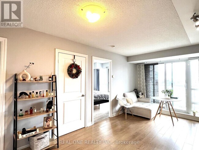Building Photo - 2015-2015 Sheppard Ave E