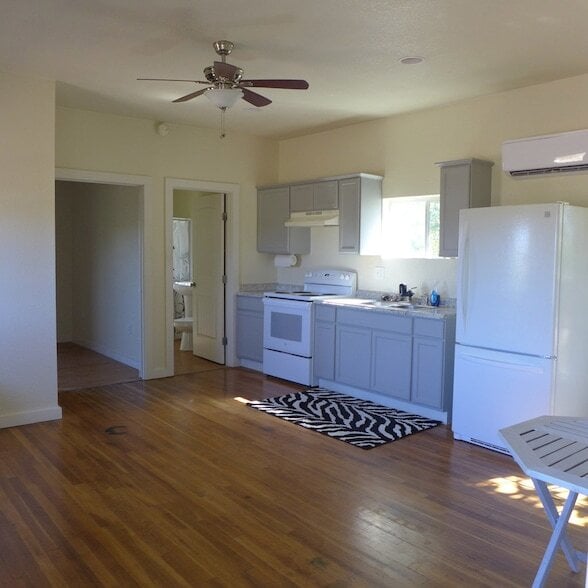 Building Photo - 23B Hwy 87