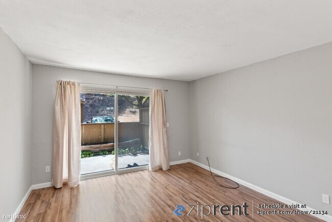 Foto del edificio - 1 br, 1 bath Condo - 5319 Ridgeview Circle...