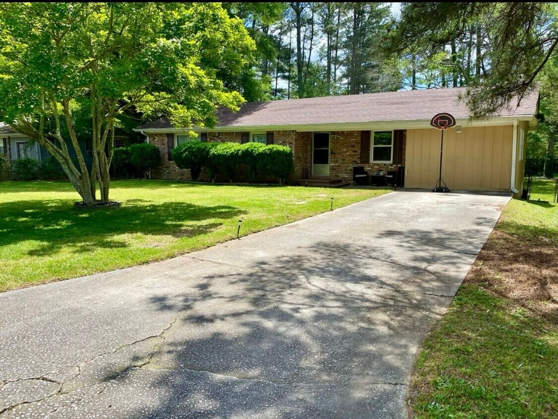 Primary Photo - 781 Robin Dr SE