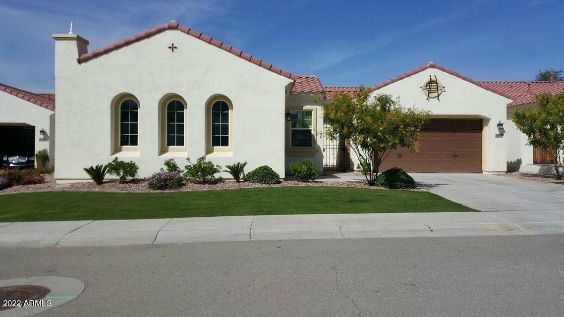 Primary Photo - 3320 S Waterfront Dr