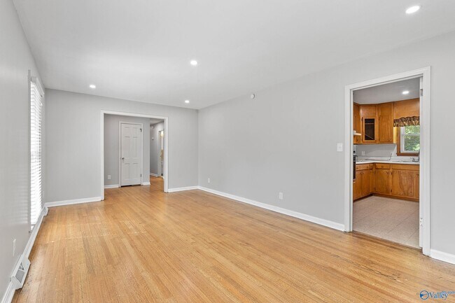 Foto del edificio - 407 Hillmont Dr NW