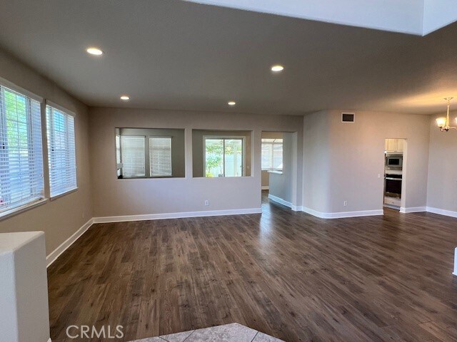 Foto del edificio - 14697 Willow Creek Ln